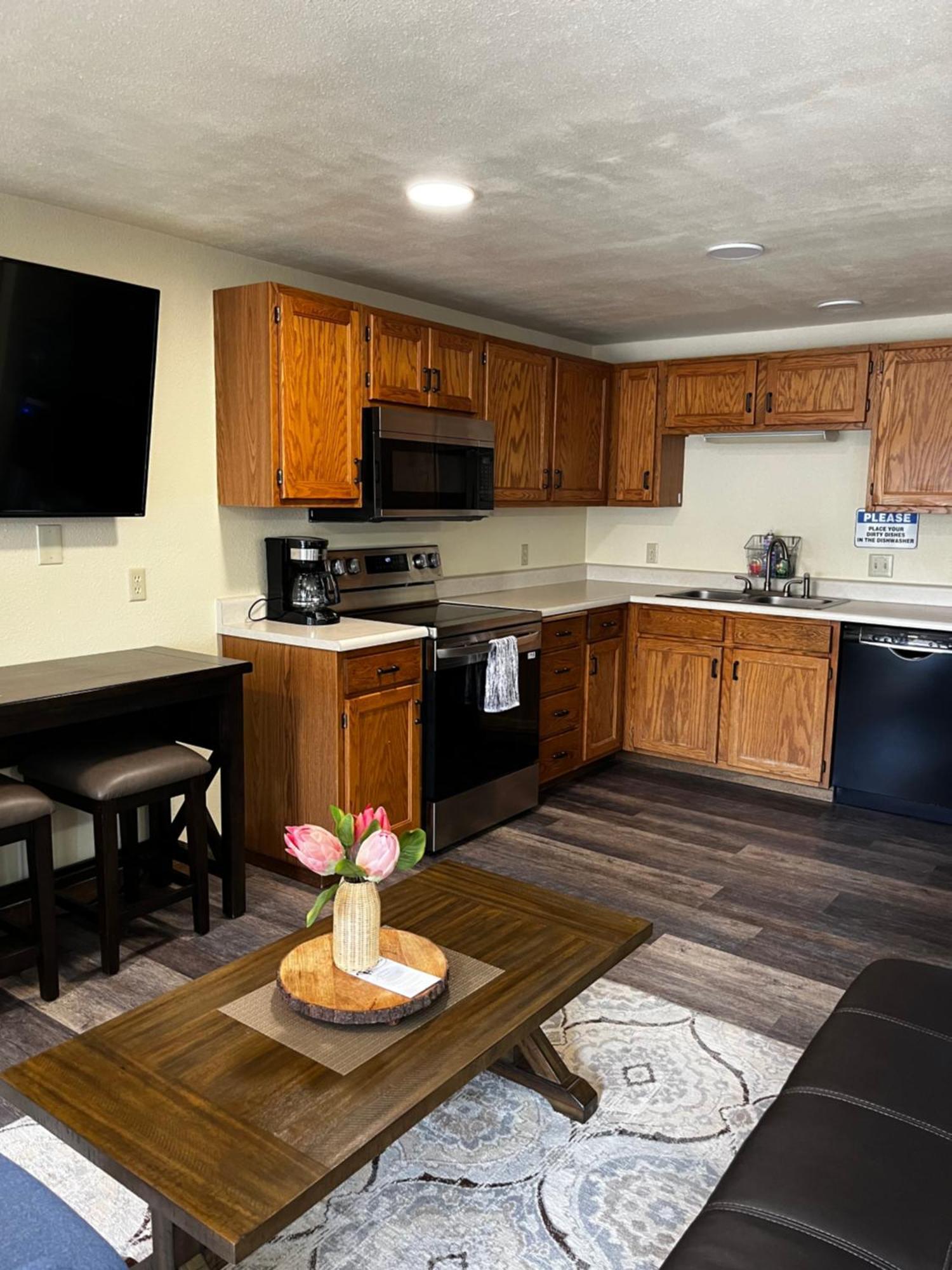 Parkway Yellowstone Riverside Studio #6 Gardiner Exterior foto